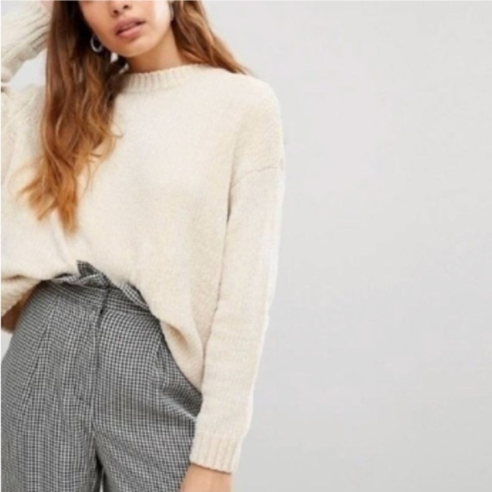 NEW CREAM CHENILLE CREW NECK SWEATER